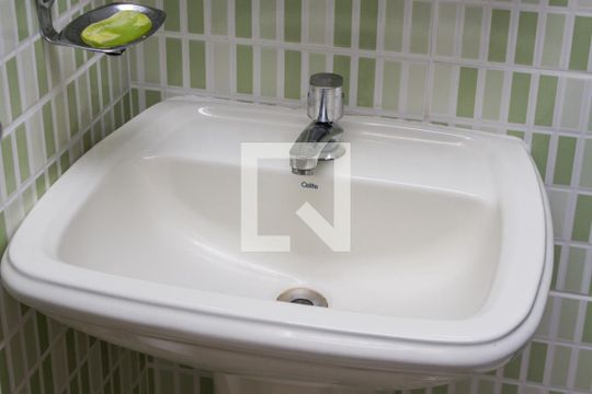 Banheiro Social de apartamento para alugar com 3 quartos, 80m² em Lins de Vasconcelos, Rio de Janeiro