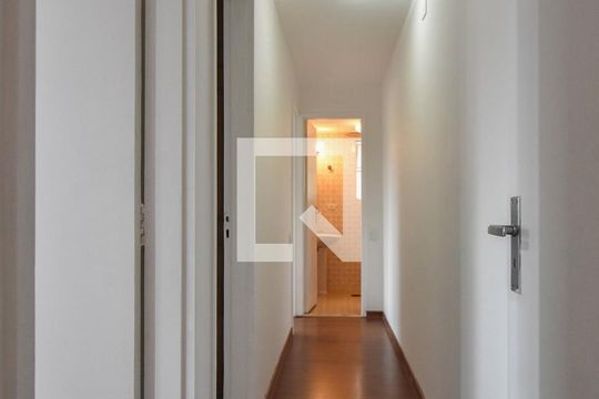 Corredor  de apartamento para alugar com 3 quartos, 110m² em Brooklin Paulista, São Paulo