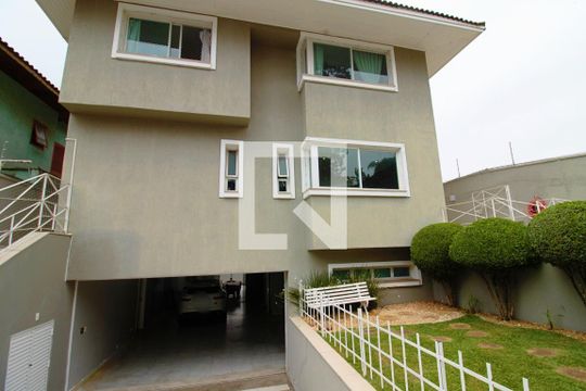 Garagem de casa para alugar com 5 quartos, 501m² em Jardim Londrina, São Paulo