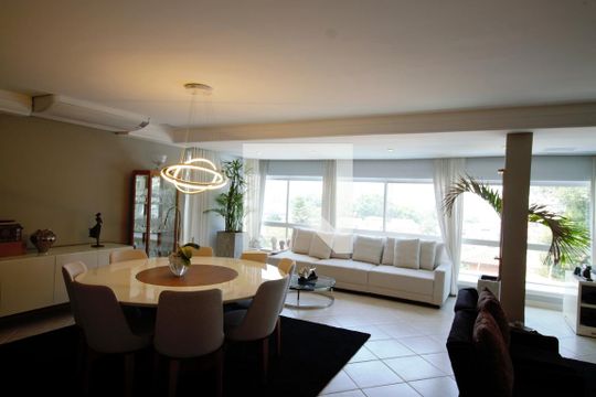 Sala 1 de casa para alugar com 5 quartos, 501m² em Jardim Londrina, São Paulo