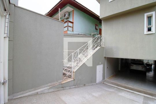 Garagem de casa para alugar com 5 quartos, 501m² em Jardim Londrina, São Paulo