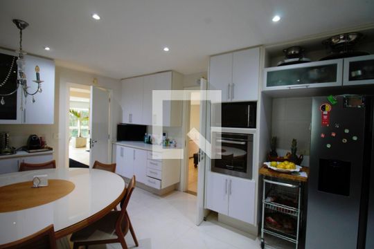 Cozinha de casa para alugar com 5 quartos, 501m² em Jardim Londrina, São Paulo