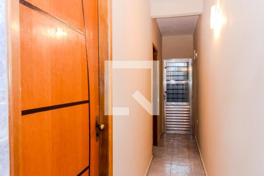 Corredor dos Dormitórios  de casa para alugar com 2 quartos, 70m² em Gopoúva, Guarulhos