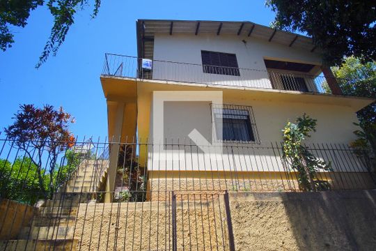 Fachada  de casa para alugar com 1 quarto, 60m² em Primavera, Novo Hamburgo