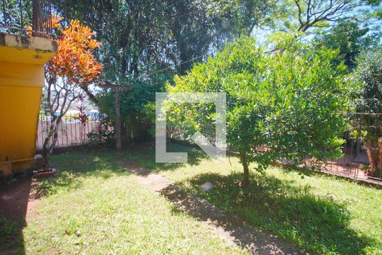 Quintal  de casa para alugar com 1 quarto, 60m² em Primavera, Novo Hamburgo