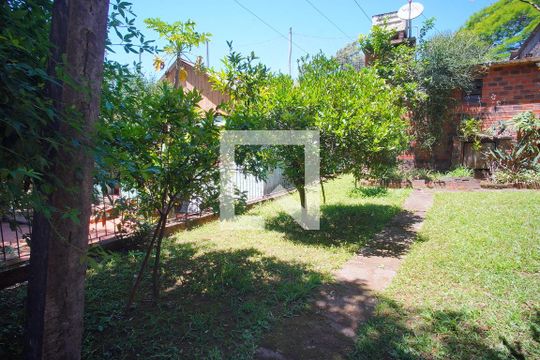 Quintal de casa para alugar com 1 quarto, 60m² em Primavera, Novo Hamburgo