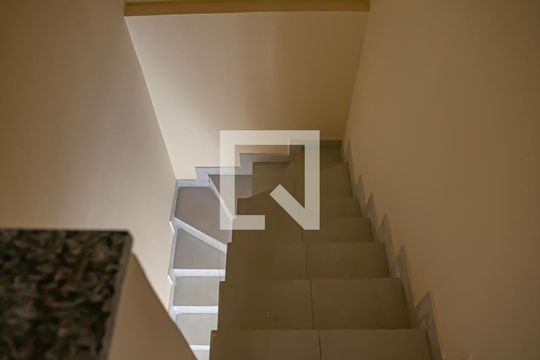 escada de casa à venda com 2 quartos, 65m² em Taquara, Rio de Janeiro