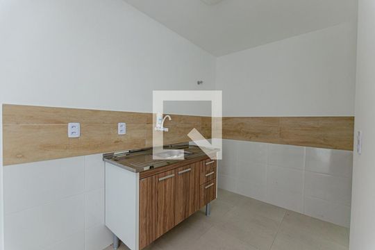 Cozinha de apartamento para alugar com 2 quartos, 45m² em Jacaré, Niterói