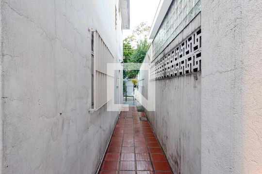 Corredor de casa à venda com 4 quartos, 143m² em Vila Nova Caledônia, São Paulo