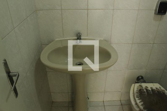 Banheiro de apartamento para alugar com 2 quartos, 84m² em Jardim Regis, São Paulo