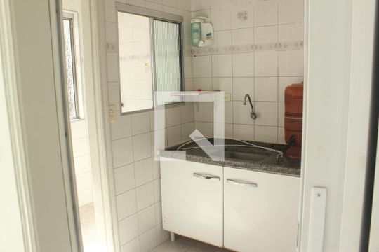 Cozinha e Área de Serviço de apartamento para alugar com 2 quartos, 84m² em Jardim Regis, São Paulo