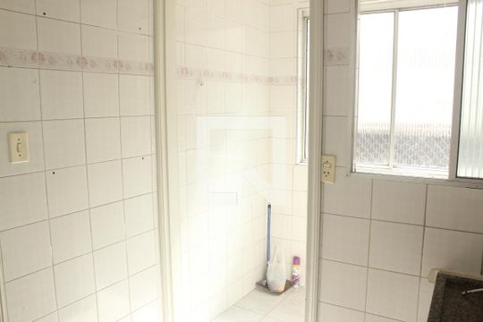 Cozinha e Área de Serviço de apartamento para alugar com 2 quartos, 84m² em Jardim Regis, São Paulo