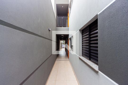Corredor Social de apartamento à venda com 2 quartos, 41m² em Vila Invernada, São Paulo