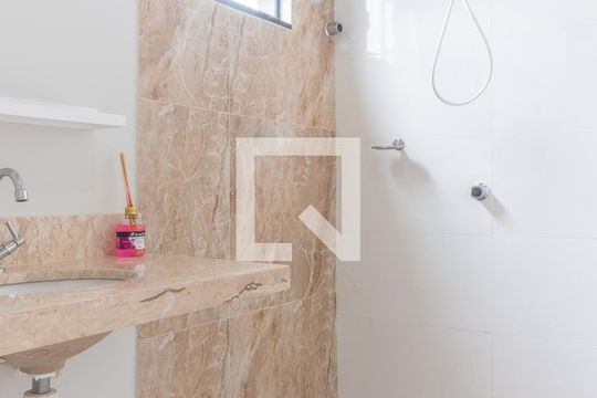 Banheiro da Suíte de kitnet/studio para alugar com 1 quarto, 28m² em Setor Residencial Oeste (são Sebastião), Brasília
