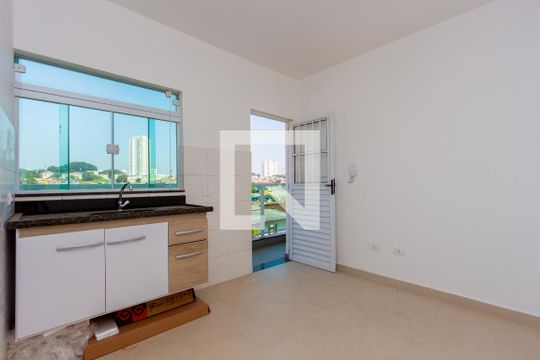 Cozinha de kitnet/studio à venda com 1 quarto, 27m² em Vila Canero, São Paulo