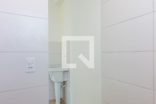 Banheiro de kitnet/studio à venda com 1 quarto, 27m² em Vila Canero, São Paulo