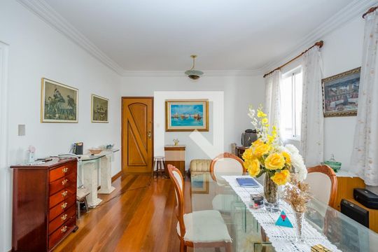 Sala de apartamento à venda com 3 quartos, 90m² em Coração Eucarístico, Belo Horizonte