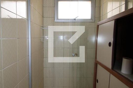 Banheiro de kitnet/studio para alugar com 1 quarto, 42m² em Botafogo, Campinas