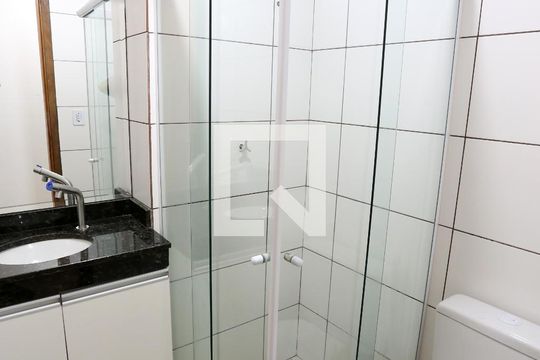 Banheiro de apartamento para alugar com 2 quartos, 42m² em Vila Granada, São Paulo