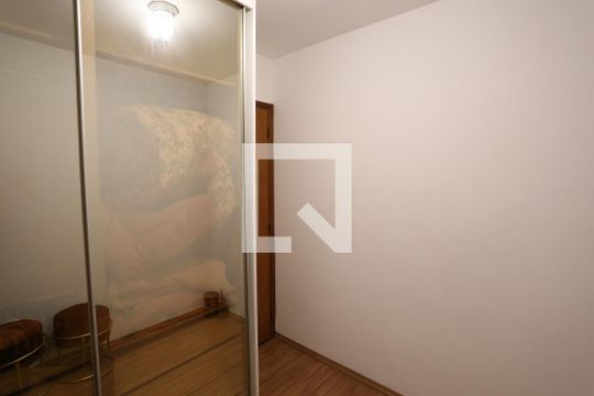 Quarto 1 de apartamento para alugar com 2 quartos, 42m² em Vila Granada, São Paulo