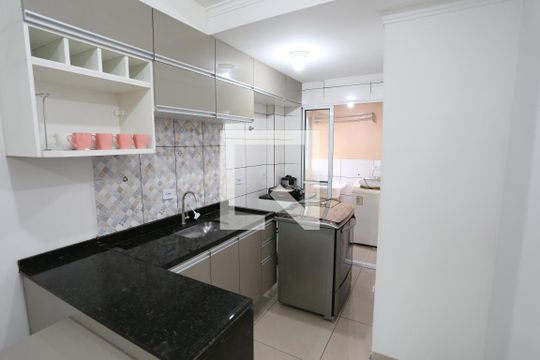 Cozinha de apartamento para alugar com 2 quartos, 42m² em Vila Granada, São Paulo