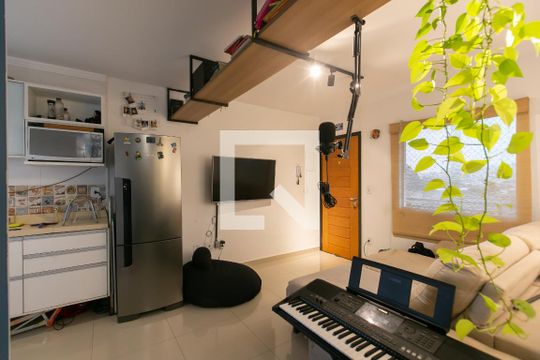 Sala de kitnet/studio para alugar com 1 quarto, 39m² em Cidade Líder, São Paulo