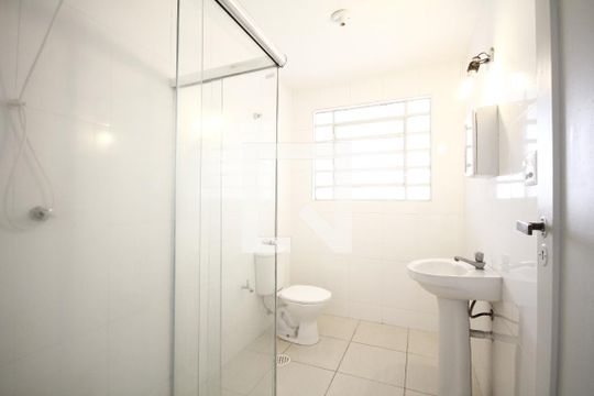Banheiro de apartamento para alugar com 1 quarto, 90m² em Cambuci, São Paulo