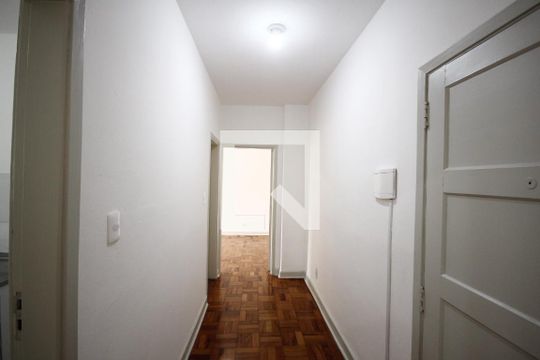 Corredor de apartamento para alugar com 1 quarto, 90m² em Cambuci, São Paulo