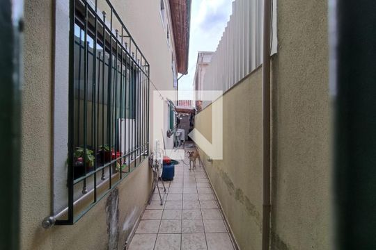 Corredor externo de casa à venda com 3 quartos, 125m² em Jardim Maringá, São Paulo