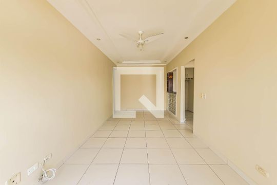 Sala de apartamento para alugar com 1 quarto, 50m² em Balneario Cidade Atlantica, Guarujá