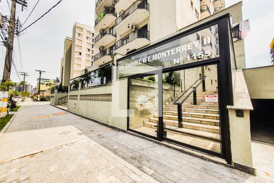 Fachada do Prédio de apartamento para alugar com 1 quarto, 50m² em Balneario Cidade Atlantica, Guarujá