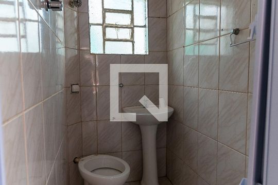 Banheiro Corredor de casa à venda com 2 quartos, 70m² em Vila Oratório, São Paulo