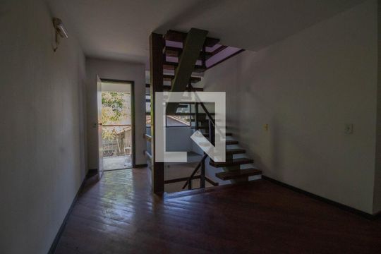 Hall da escada  de casa à venda com 6 quartos, 568m² em Recreio dos Bandeirantes, Rio de Janeiro