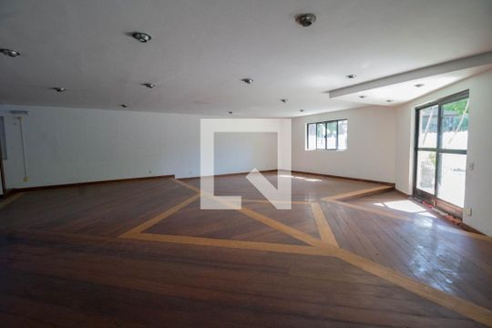 Sala  de casa à venda com 6 quartos, 568m² em Recreio dos Bandeirantes, Rio de Janeiro