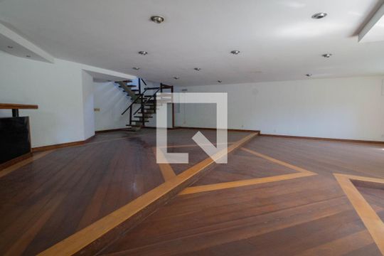 Sala  de casa à venda com 6 quartos, 568m² em Recreio dos Bandeirantes, Rio de Janeiro