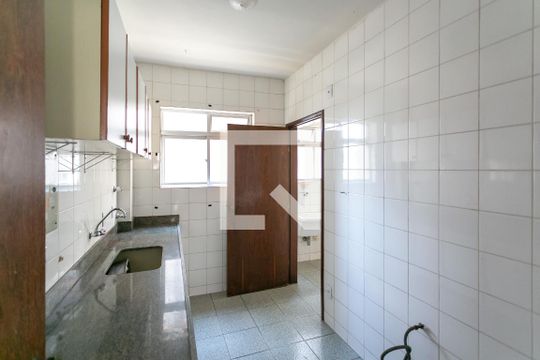 Cozinha de apartamento para alugar com 3 quartos, 95m² em Funcionários, Belo Horizonte