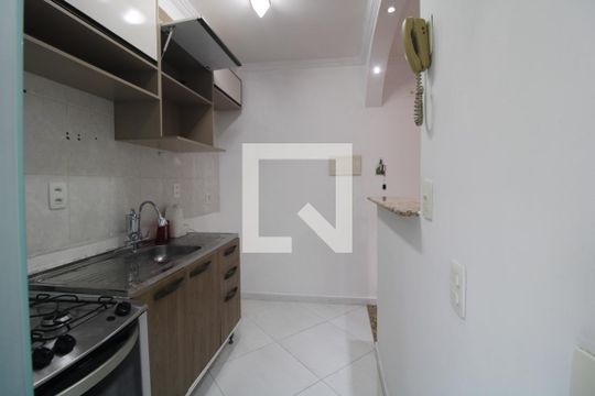 Cozinha de apartamento para alugar com 2 quartos, 48m² em Vila Constanca, São Paulo