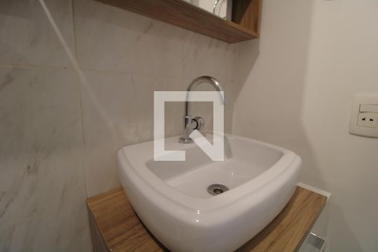 Pia do banheiro de apartamento para alugar com 2 quartos, 48m² em Vila Constanca, São Paulo