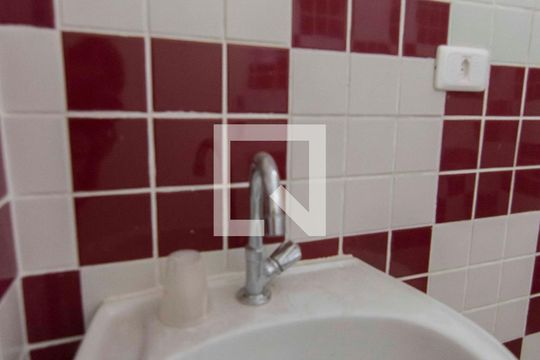 Banheiro de casa para alugar com 1 quarto, 60m² em Jardim Felicidade (zona Oeste), São Paulo