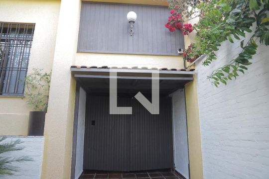 Entrada de casa à venda com 5 quartos, 220m² em Planalto Paulista, São Paulo