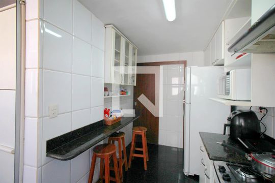 Cozinha de apartamento para alugar com 4 quartos, 140m² em Cidade Nova, Belo Horizonte