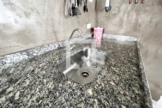 Cozinha de apartamento à venda com 2 quartos, 73m² em Vila Pompéia, São Paulo