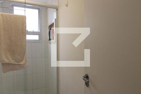 Banheiro de apartamento para alugar com 2 quartos, 40m² em Vila Ema, São Paulo