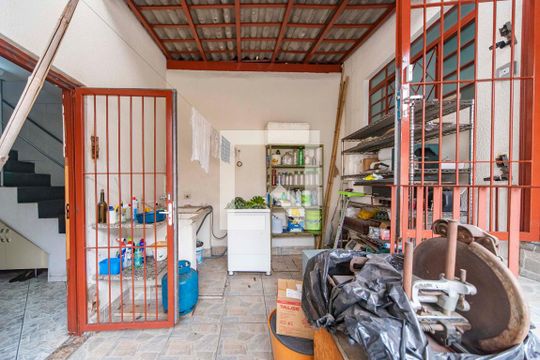 Área de Serviço de casa para alugar com 3 quartos, 178m² em Vila América, Santo André