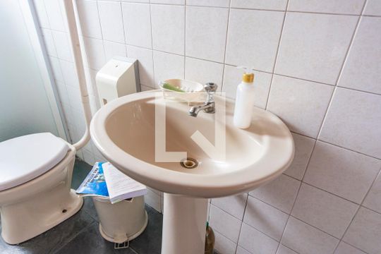 Pia  de casa para alugar com 3 quartos, 178m² em Vila América, Santo André