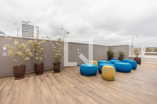 Piscina de kitnet/studio para alugar com 1 quarto, 37m² em Pinheiros, São Paulo
