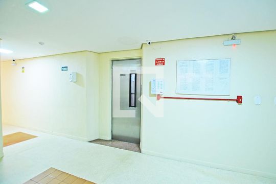 Hall de Entrada de apartamento para alugar com 1 quarto, 35m² em Centro Histórico, Porto Alegre