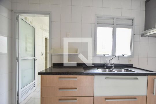 Cozinha  de apartamento à venda com 3 quartos, 126m² em Brooklin, São Paulo