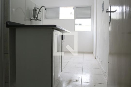 Entrada de kitnet/studio para alugar com 1 quarto, 15m² em Itararé, São Vicente