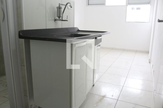 Cozinha de kitnet/studio para alugar com 1 quarto, 15m² em Itararé, São Vicente